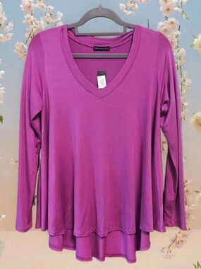 Nally & Millie NWT Magenta V-Neck Long Sleeve Top Oversized Medium